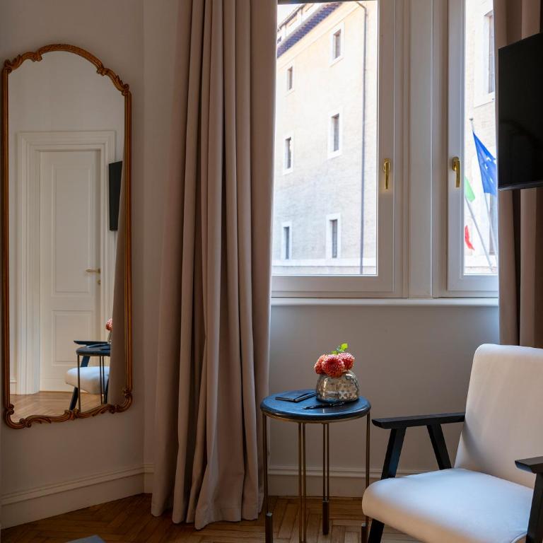 Elizabeth Unique Apartments - a Member of Design Hotels - Justitia - Apartment with Frescoes - 15
