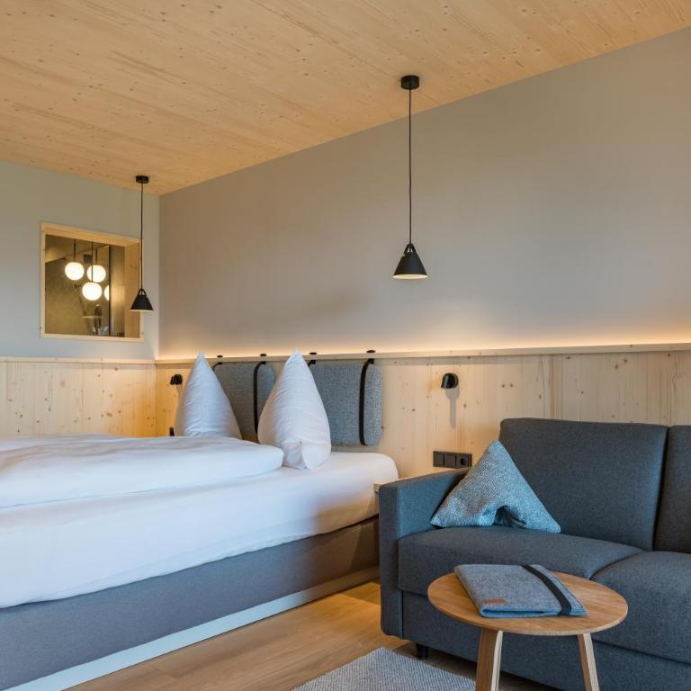 PANORAMA Allgäu Spa Resort - Junior Suite mit Balkon - 7