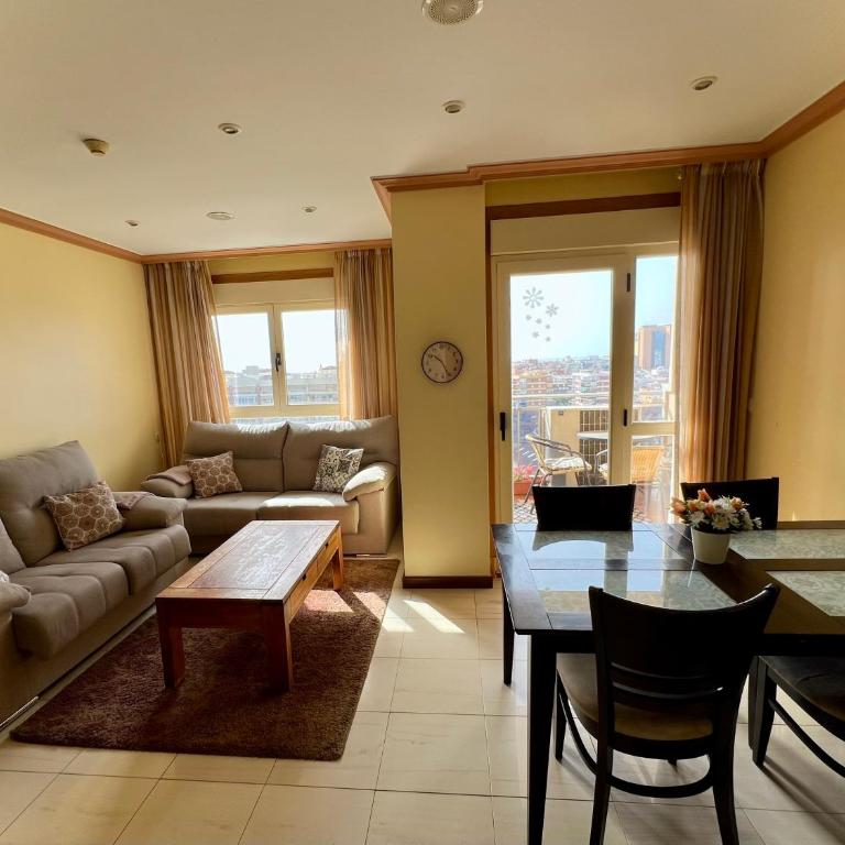 Mediterráneo Real Beach and Pool Apartment - Two-Bedroom Apartment - 2