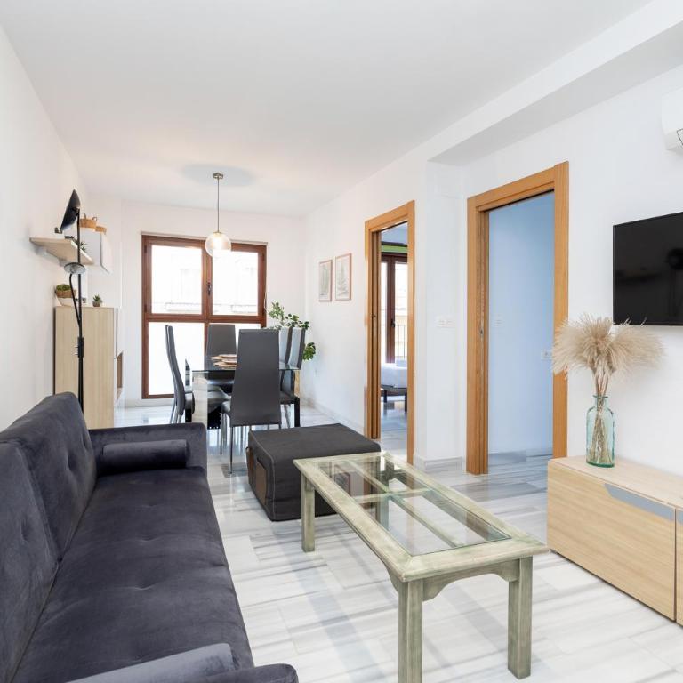 3 bedroom Elegant & Cozy City Centre - Three-Bedroom Apartment - 10