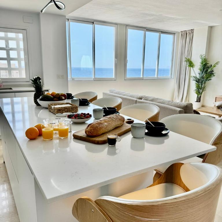 Stunning Marina Seaview Penthouse - Puerto Deportivo - Apartment - 4