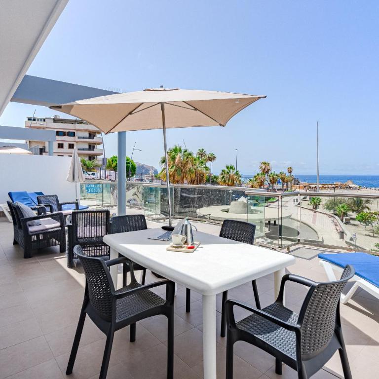 RentOnTheBeach TIMANFAYA nº2 - Apartamento con vistas al mar - 2