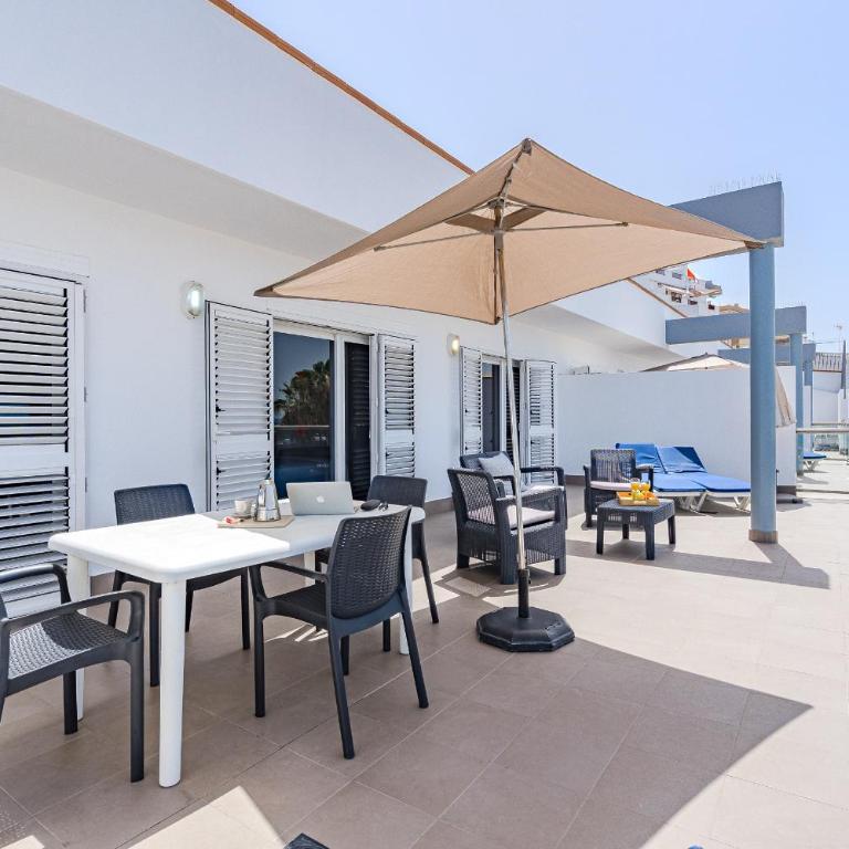 RentOnTheBeach TIMANFAYA nº2 - Apartamento con vistas al mar - 3