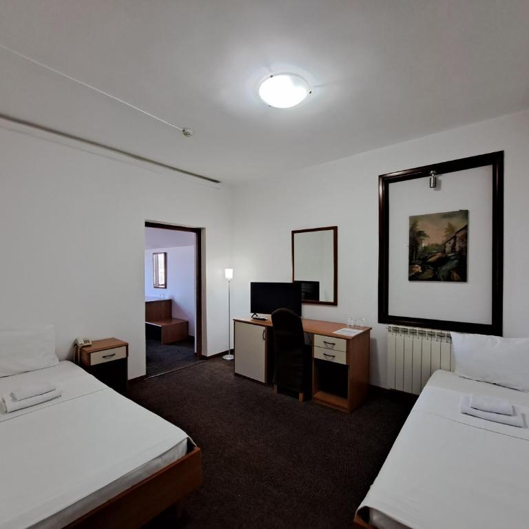 Hotel Marica - Standardna Trokrevetna Soba - 6