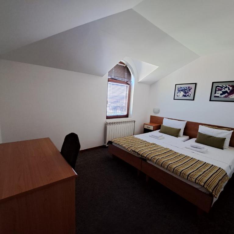 Hotel Marica - Standardna Trokrevetna Soba - 4