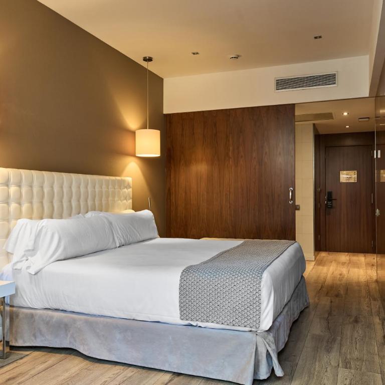 Catalonia Ramblas 4* Sup - Superior Double Room with Terrace and Private Pool - 2