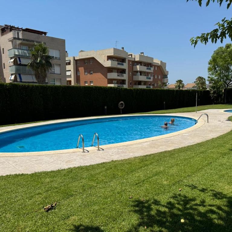 RENTALAYA! Piso Paraíso Salou - Three-Bedroom Apartment - 1