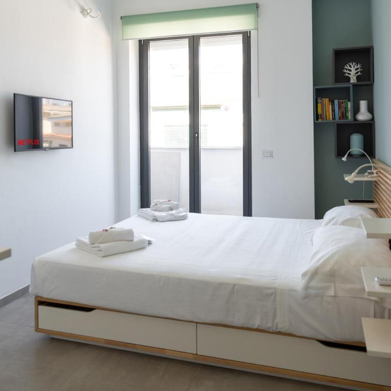 Penthouse with Panoramic Terrace -3 Min to Metro A - Appartamento con 1 Camera da Letto e Terrazza - 11