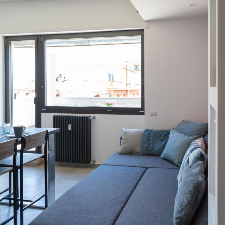 Penthouse with Panoramic Terrace -3 Min to Metro A - Appartamento con 1 Camera da Letto e Terrazza - 23