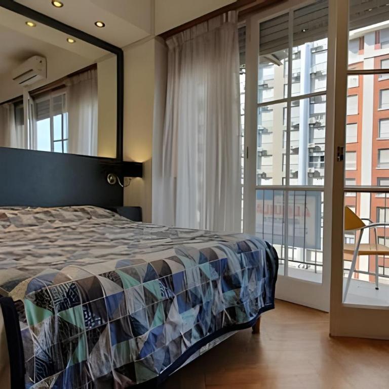 1 Ambiente con vista a plaza y mar con balcón - Apartamento con balcón - 3