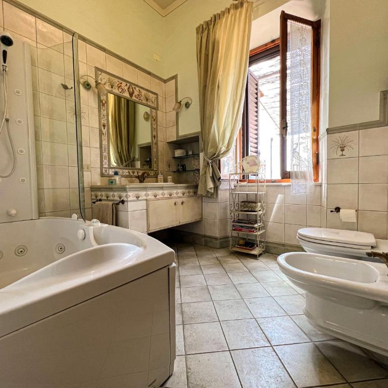 Casa al Cerchio - Luxury Apartment With View & Free Private Parking - Two-Bedroom Apartment - 11