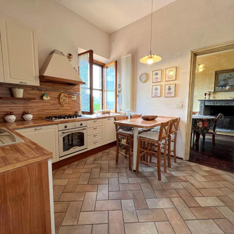 Casa al Cerchio - Luxury Apartment With View & Free Private Parking - Two-Bedroom Apartment - 10