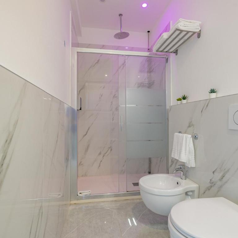 Luxury Room - 1 - Double Room with Private Bathroom - 8