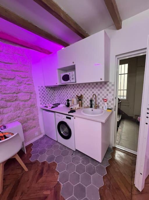 Studio de charme centre paris 10 min de république - Appartement 1 Chambre - 11