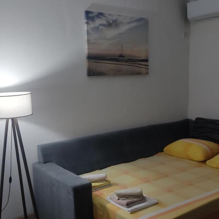 TopHoliday - One-Bedroom Apartment with Garden - 3