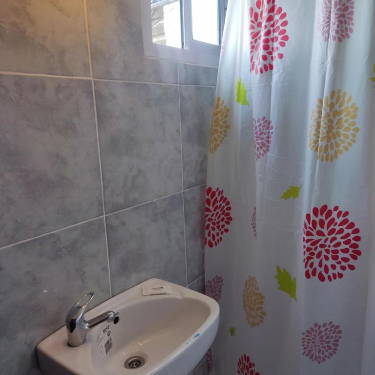 Luminoso con terraza privada - One-Bedroom Apartment - 8