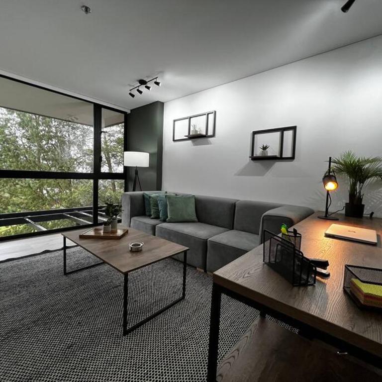 Outstanding and wide apartment with work station - Apartamento de 1 dormitorio - 45
