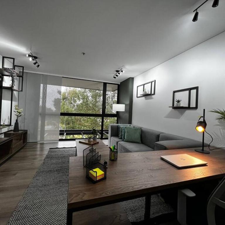 Outstanding and wide apartment with work station - Apartamento de 1 dormitorio - 60