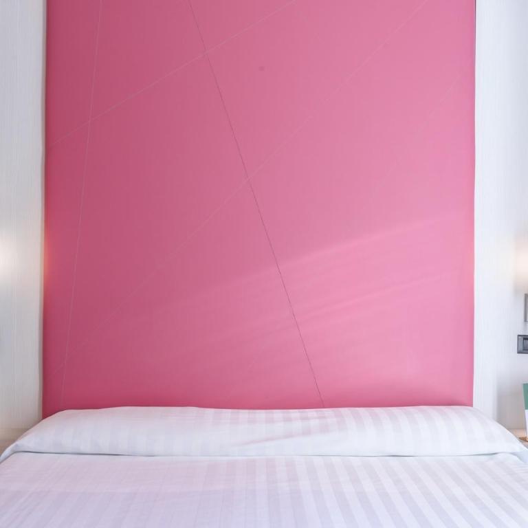Hotiday Room Collection - Stresa - Camera Economy Matrimoniale/Doppia con Letti Singoli - 5