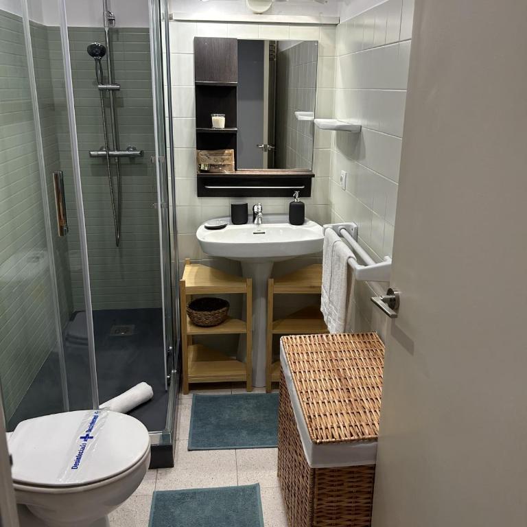 Homenfun Barcelona Alfonso X - Three-Bedroom Apartment - 19