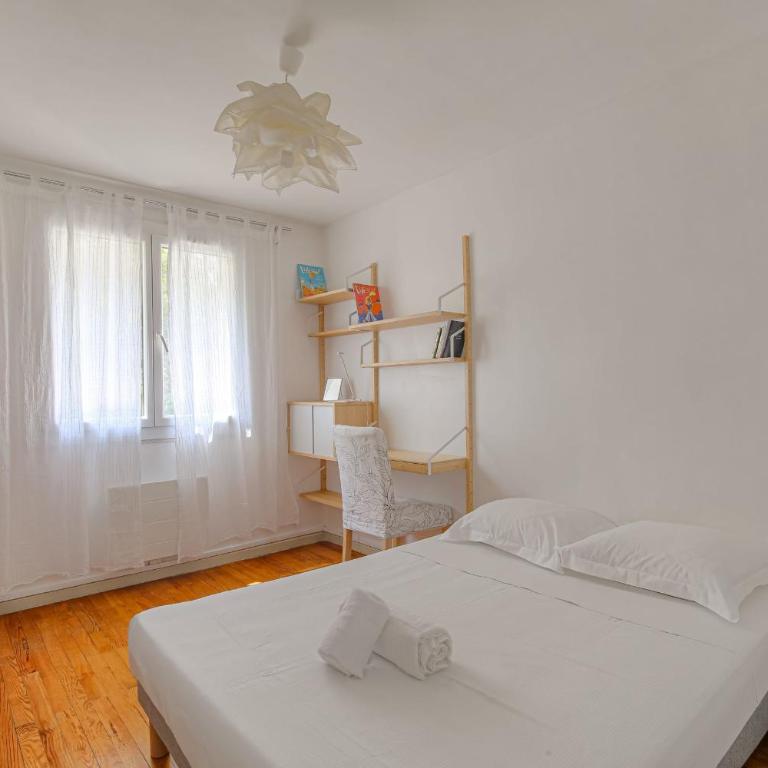 Charmant et Chaleureux proche métro Gratte-Ciel - Apartamento - 9