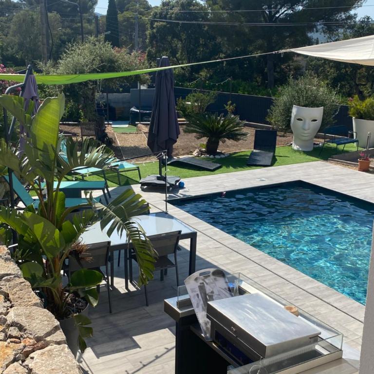 Maison avec piscine - Villa 3 Chambres - 2