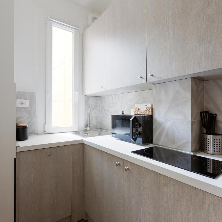 GuestHost - Forlanini M4 Modern Studio with Balcony - Monolocale - 4