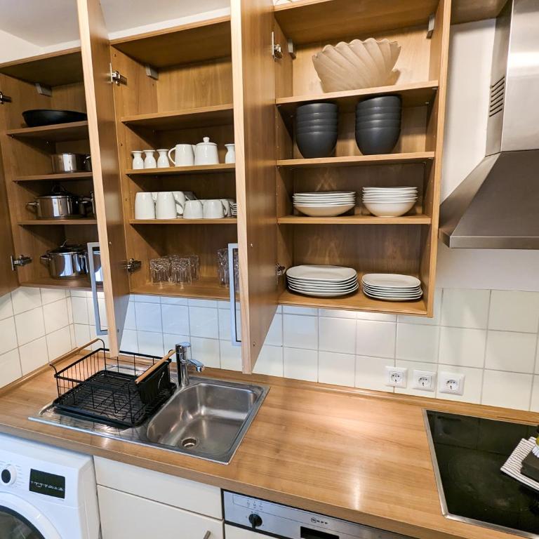Charming, Newly & High quality equipped apartment with quiet balcony in fantastic location - Ready to move in - Apartment mit 2 Schlafzimmern - 9