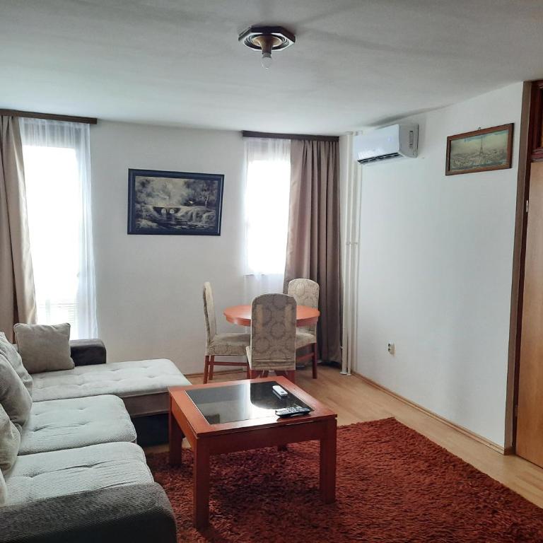 Sarajevo apartments near Sarajevo City center - Apartment With Shared Bathroom - 1