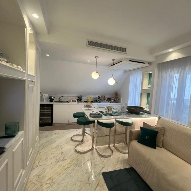 MAISON LADY CLAUDIA LUXURY ACCOMMODATION - Appartamento con 1 Camera da Letto - 10