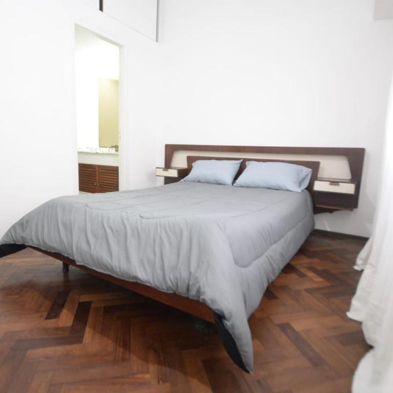 departamento hasta 8 pesonas frente a plaza Colon cento estacionamiento - Three-Bedroom Apartment - 13