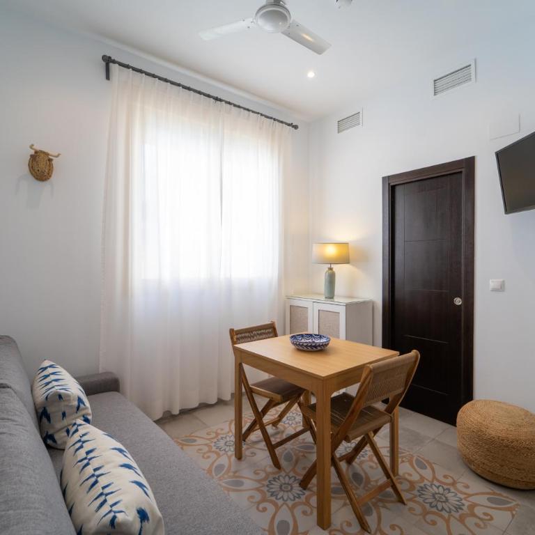La Siesta de Picasso - Junior Suite with Balcony - 1