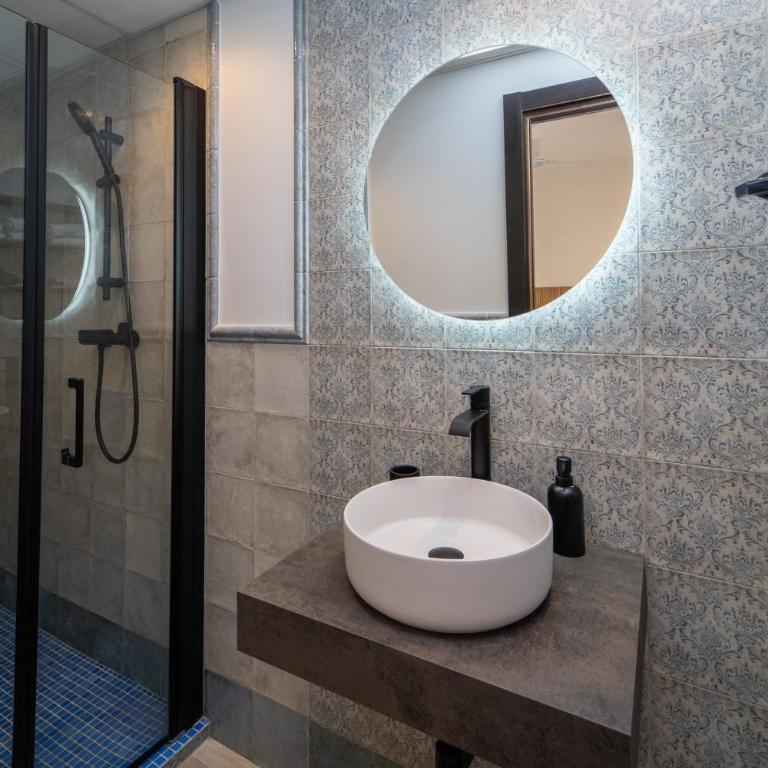 La Siesta de Picasso - Double Room with Balcony - 8