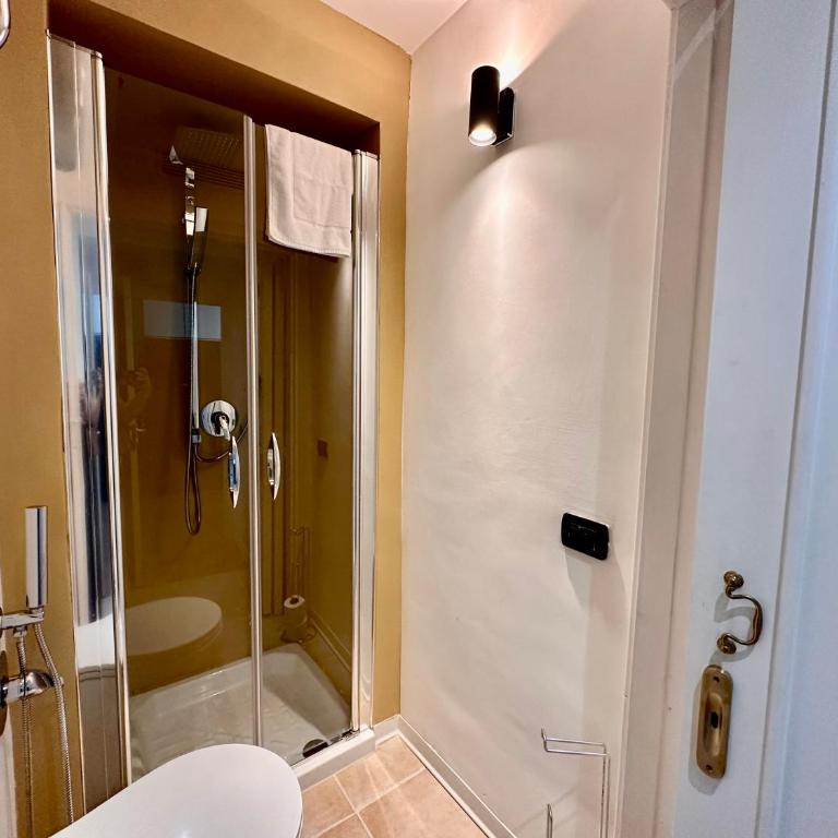 Mammina Home - Quadruple Room with Balcony - 21