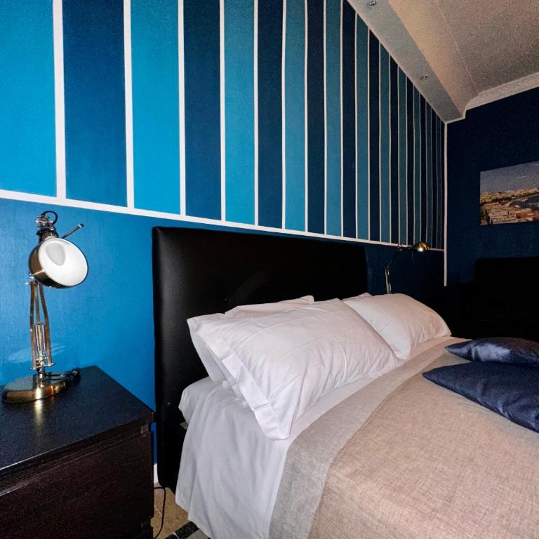 Mammina Home - Quadruple Room with Balcony - 25
