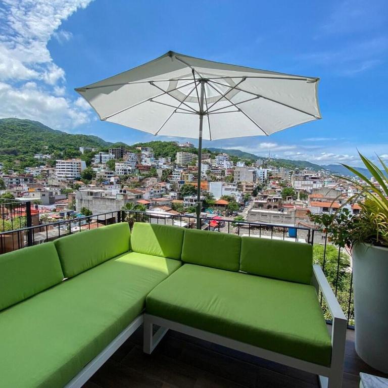 Blissful Ocean-View Penthouse with Rooftop Pool - Maison de Vacances - 16