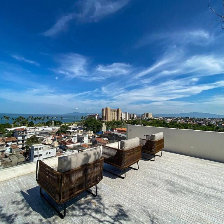 Blissful Ocean-View Penthouse with Rooftop Pool - Maison de Vacances - 24