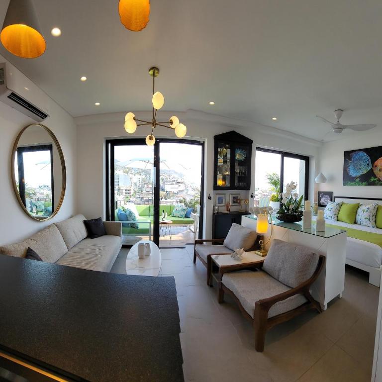 Blissful Ocean-View Penthouse with Rooftop Pool - Maison de Vacances - 55