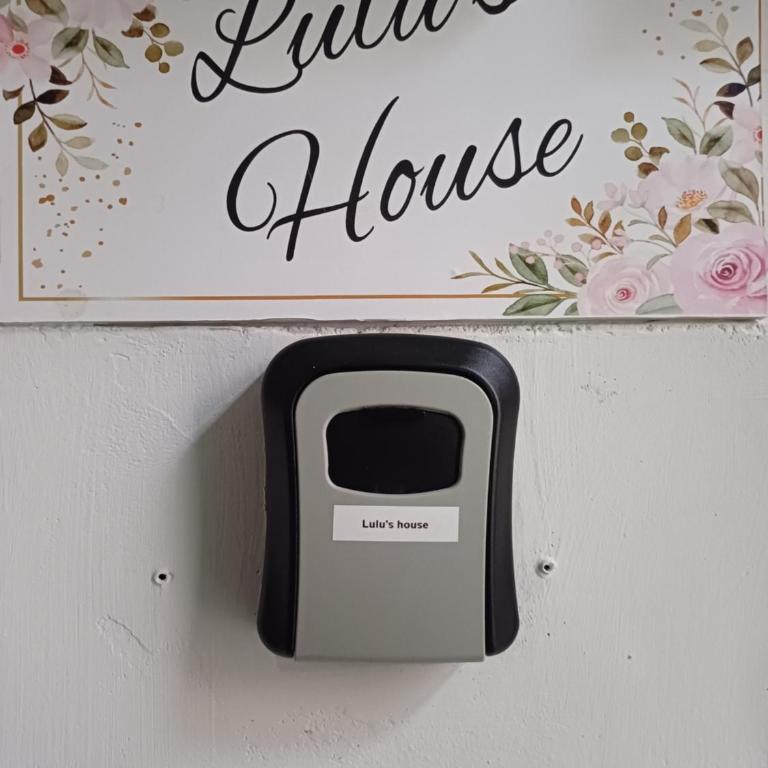Lulu's House - Two-Bedroom Apartment - 31