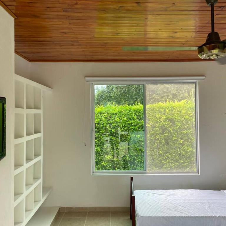 Acogedora casa de descanso con piscina privada - Three-Bedroom House - 22