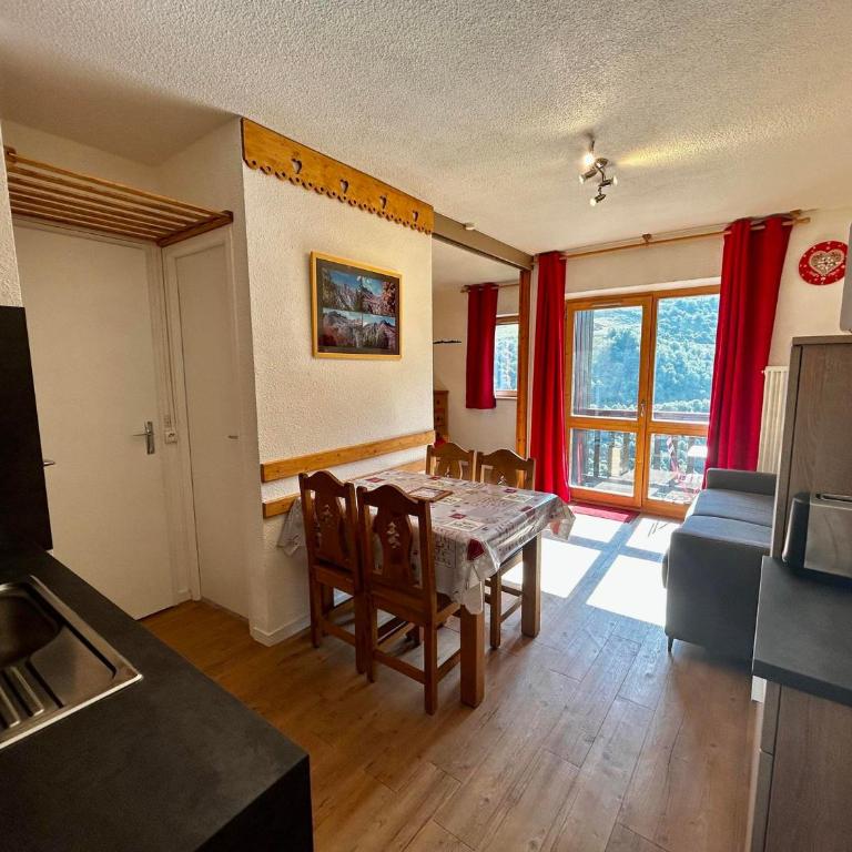 Appartement économique 4 pers aux Menuires, 2 pièces, balcon, casier à skis - FR-1-452-165 - Appartamento (4 Adulti) - 1