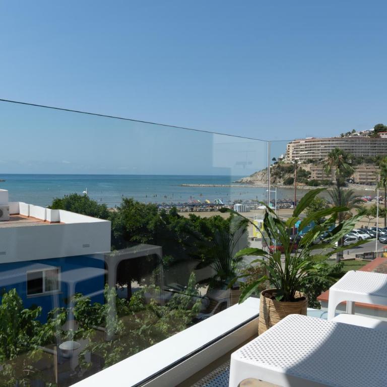 XULOS Rooms & Suites - Habitación Doble Deluxe con balcón y vistas al mar - 5