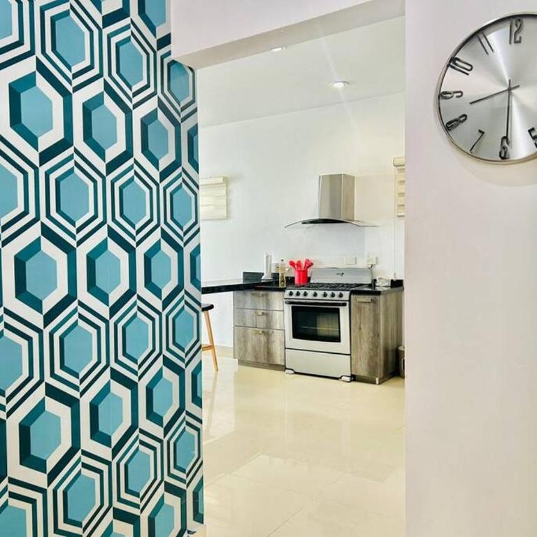 Elegante depa super céntrico en zona dorada 1 - Three-Bedroom Apartment - 2