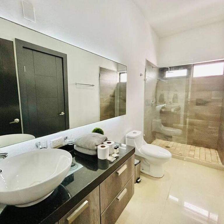 Elegante depa super céntrico en zona dorada 1 - Three-Bedroom Apartment - 4