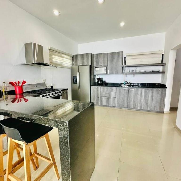 Elegante depa super céntrico en zona dorada 1 - Three-Bedroom Apartment - 6