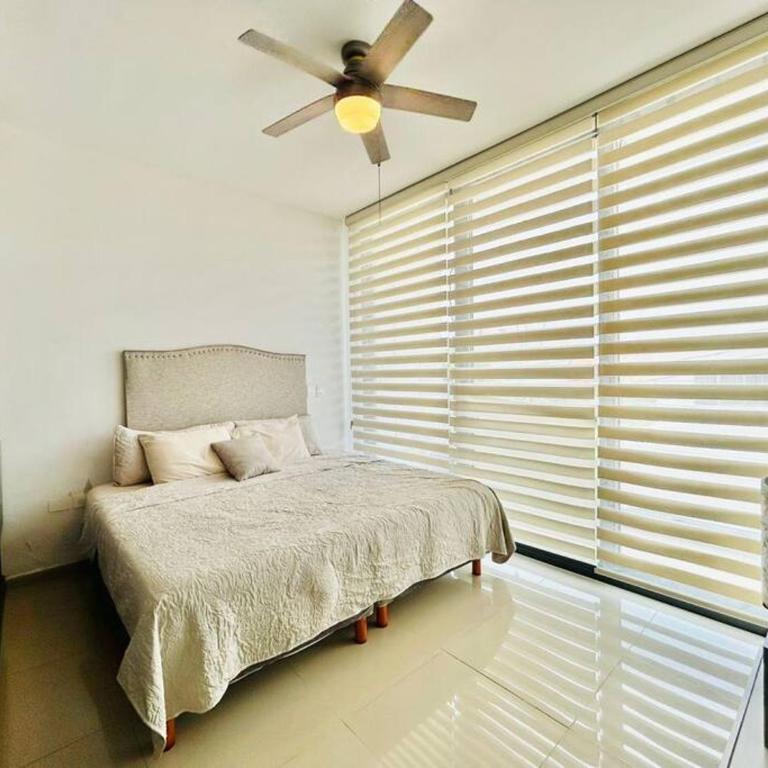 Elegante depa super céntrico en zona dorada 1 - Three-Bedroom Apartment - 18