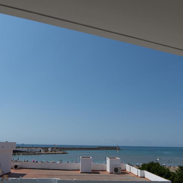 XULOS Rooms & Suites - Habitación Doble Deluxe con balcón y vistas al mar - 9