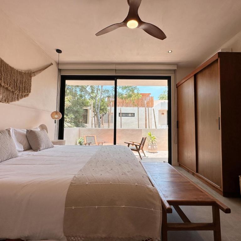 2 Private Pools & BBQ - Deluxe Villa - 13