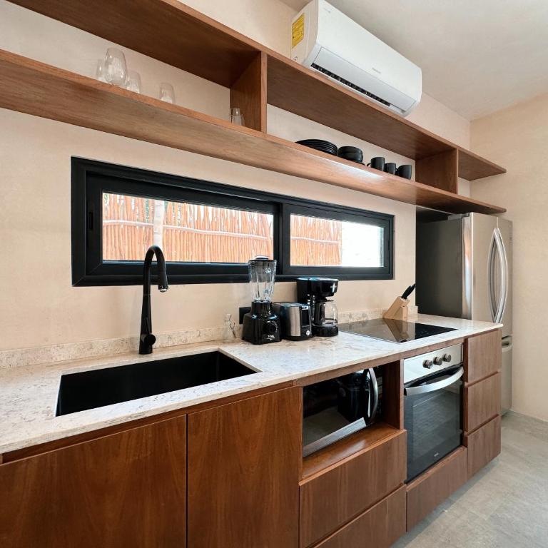 2 Private Pools & BBQ - Deluxe Villa - 11