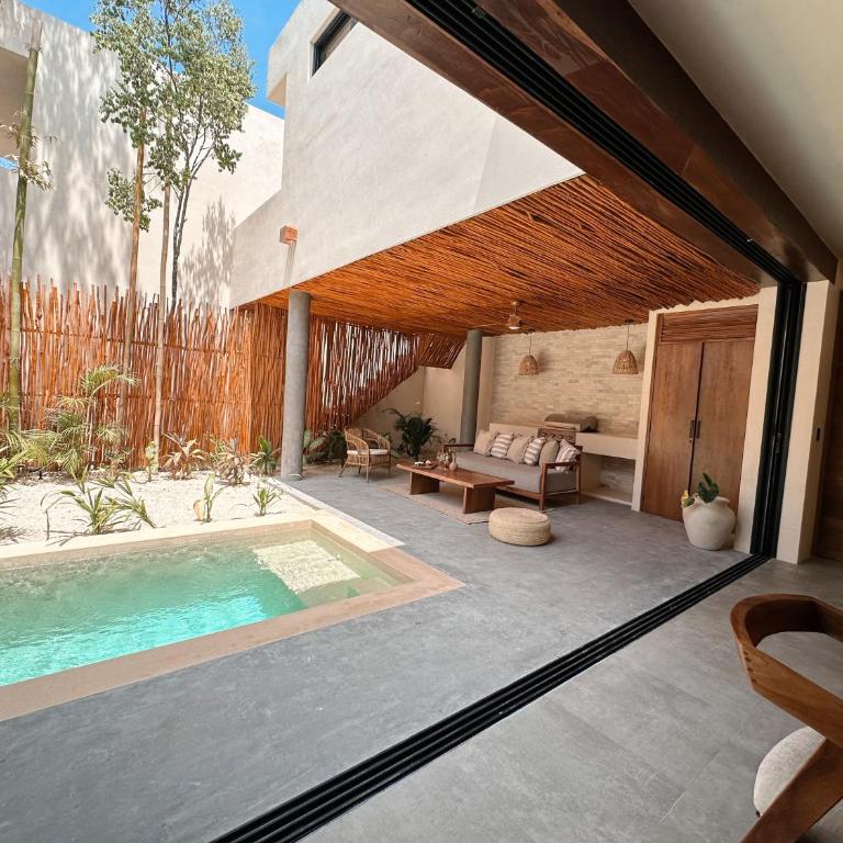 2 Private Pools & BBQ - Deluxe Villa - 1